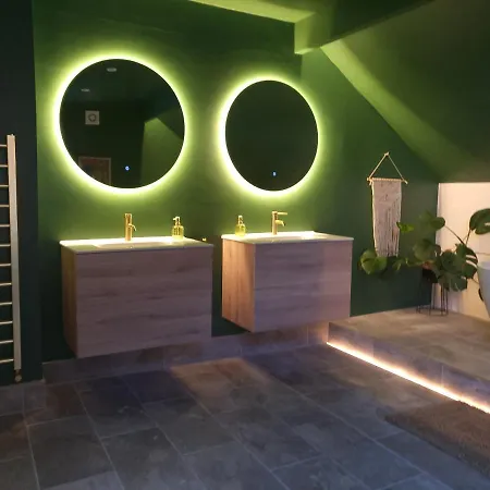 Luxury 4 Bed Family Property In Popular Location Sheffield