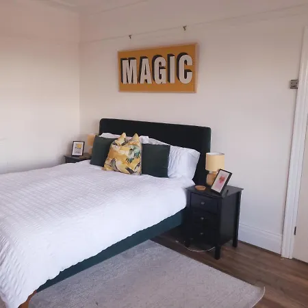 Luxury 4 Bed Family Property In Popular Location * Sheffield