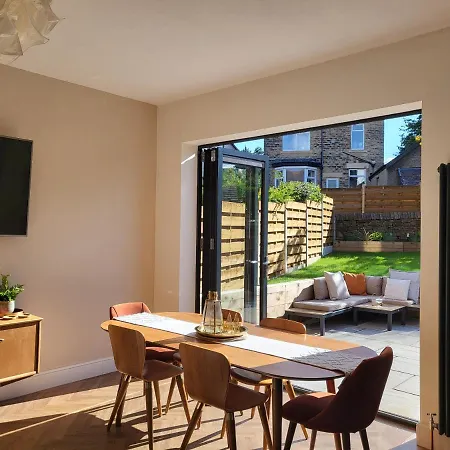 Luxury 4 Bed Family Property In Popular Location Dom wakacyjny *